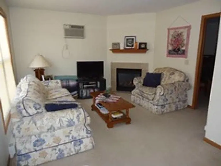 2020 Kern Ave #1 — Photo 2