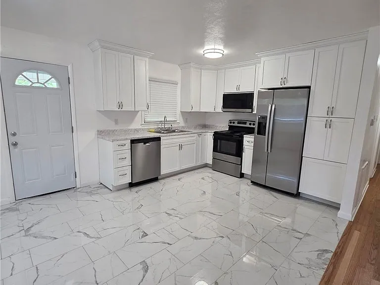 4418 Atlantic Ave — Photo 3