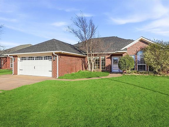 3rd image of 3208 Peacock Ln