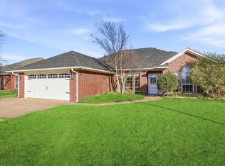 3208 Peacock Ln, Altus, OK 73521