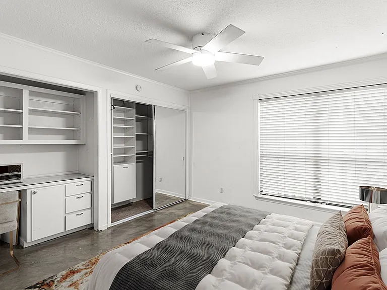 5916 Birchbrook Dr #129 — Photo 4