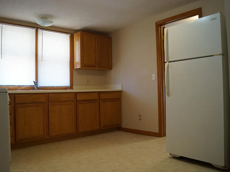 908 Avenue H — Photo 7