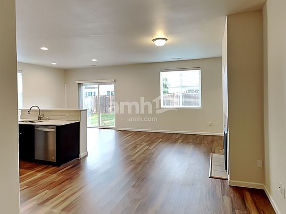 4th image of 9102 NE 165th Ave