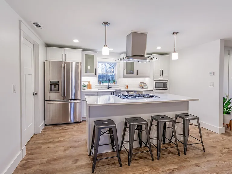 4898 Beach Ridge Rd — Photo 1