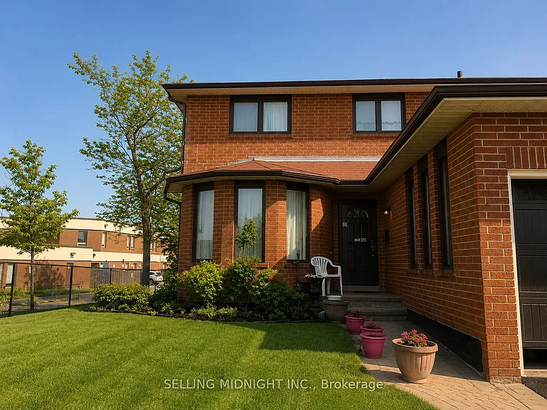 441 Rutherford Rd N #ROOM — Photo 12