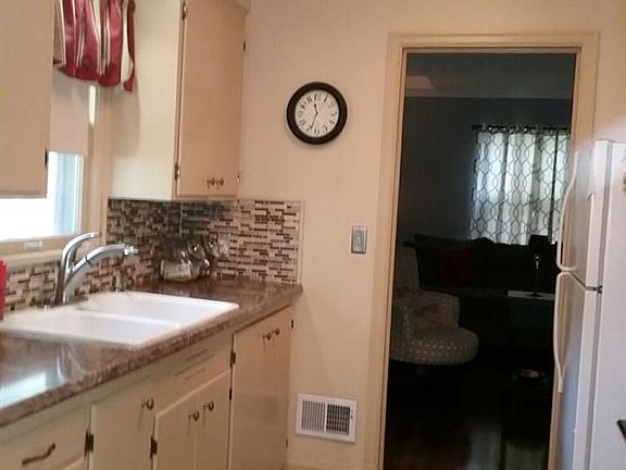3rd image of 6768 Evans St