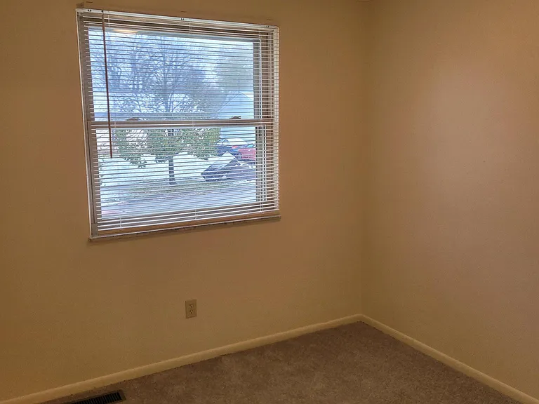2564 Bethesda Ave — Photo 15