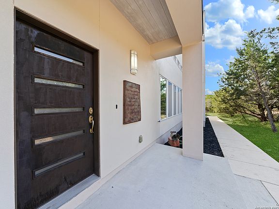 5th image of 3216 Canyon Crest