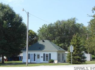 521 N Pine St, Nokomis, IL 62075