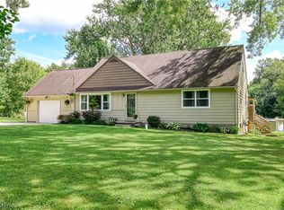 6590 Peck Rd, Ravenna, OH 44266