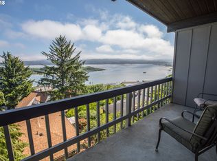 290 N 3rd Ct APT 16, Coos Bay, OR 97420
