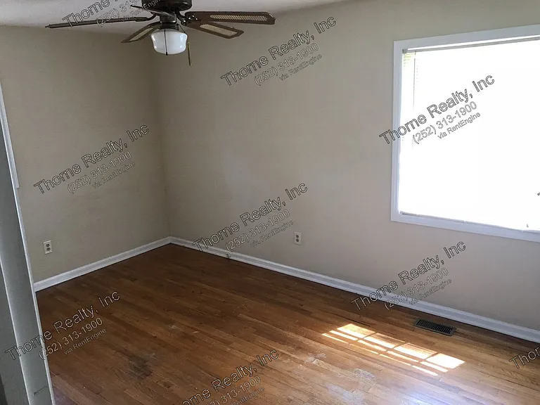1711 Woodlawn Dr — Photo 9