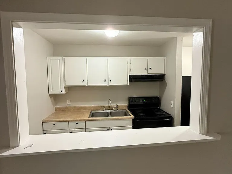 Flint Street Apartments — Photo 14