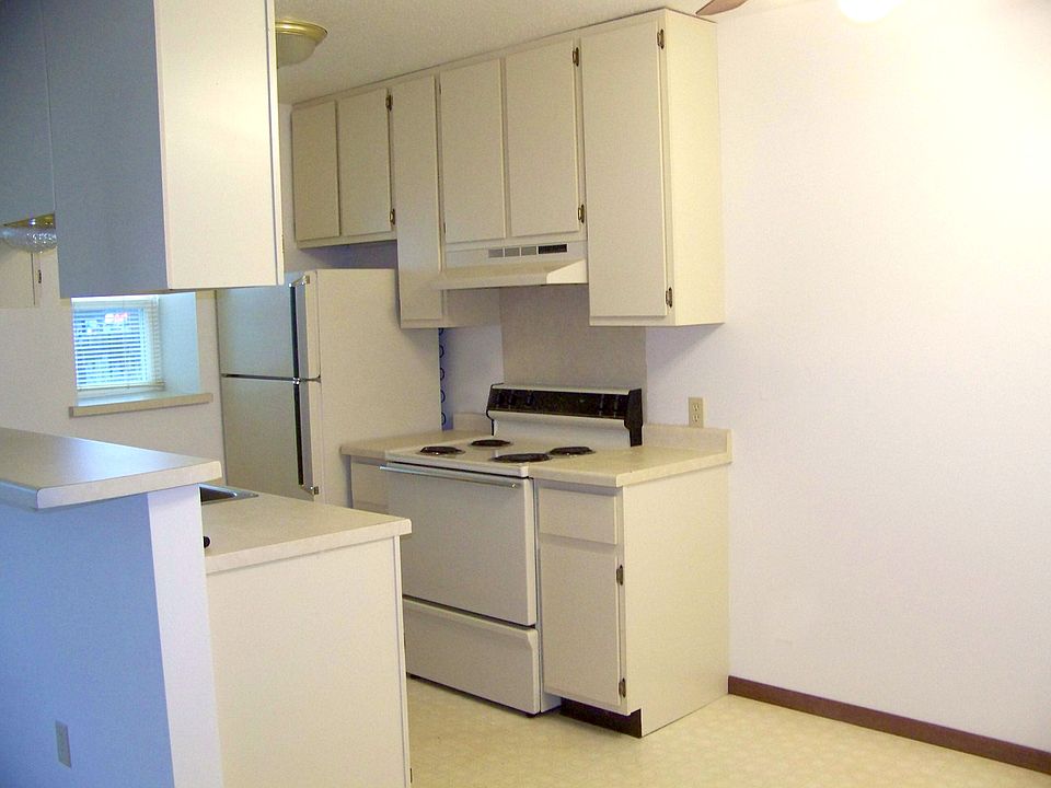 2nd image of 1307 S Main St APT 9