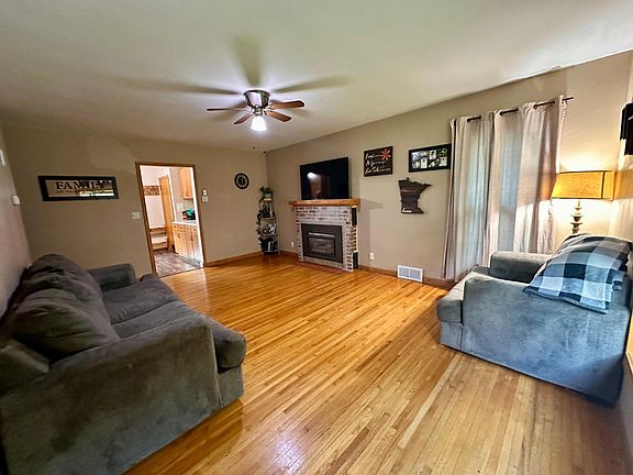 5th image of 2934 Oak Ave