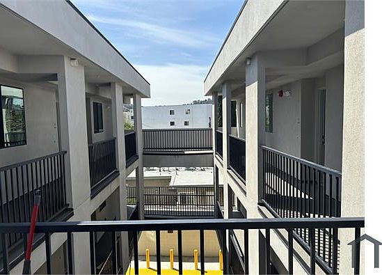 2nd image of 2957 Allesandro St #301