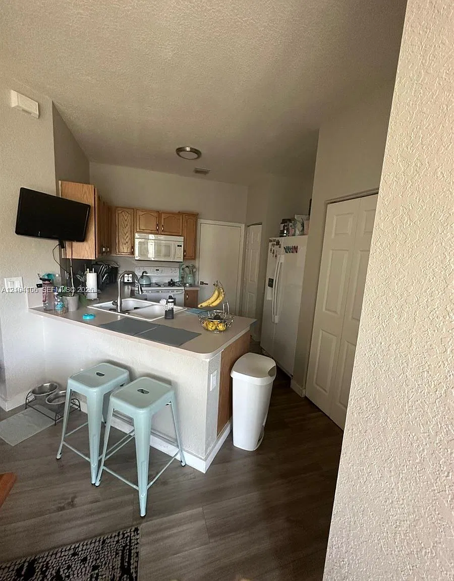 Avalon — Photo 3
