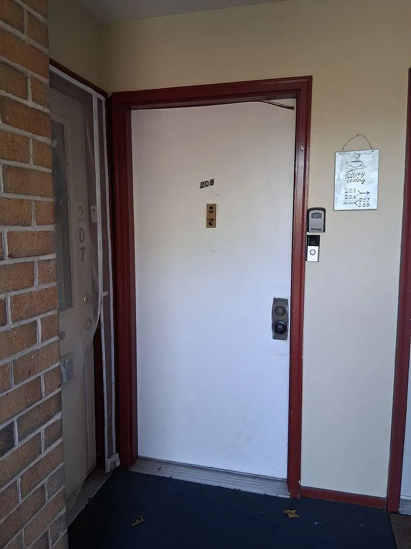 208 Meadowview Ln #208, Mont Clare, PA 19453 — Photo 2