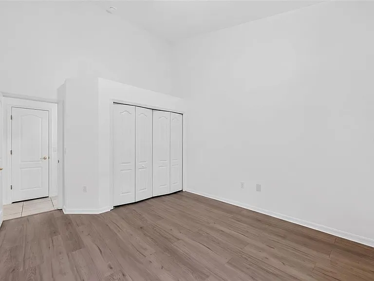 914 SW 83rd Ter — Photo 22