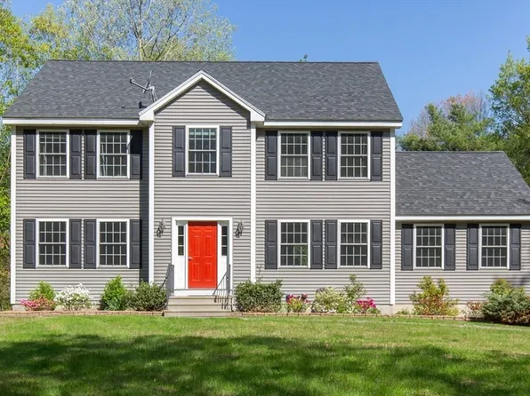 24 Robinson Ln, Pelham, NH 03076