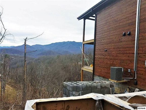 3rd image of 1015 Twin Oaks Rd #44