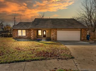 2004 N 27th St, Broken Arrow, OK 74014