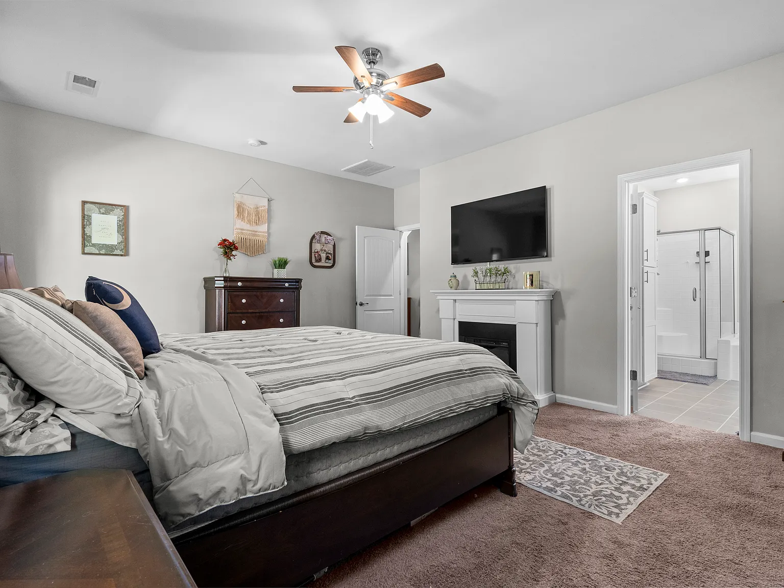5 bed, 3.5 bath, 3022 sqft, $2,750 — Photo 4
