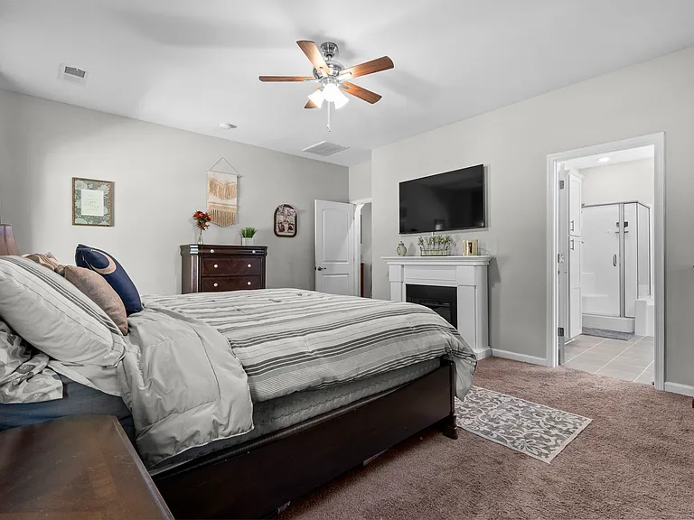 566 Esaw Dr — Photo 4