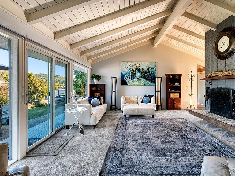 10 Capri Ct — Photo 8