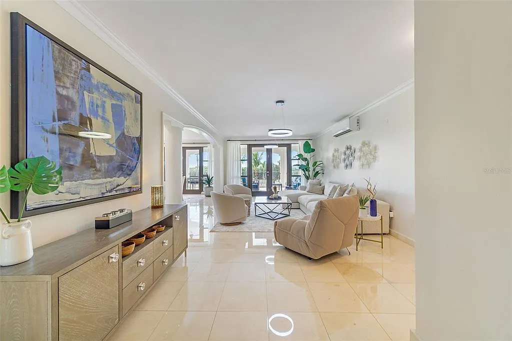 4 bed, 3.5 bath, 2861 sqft, $12,000 — Photo 4