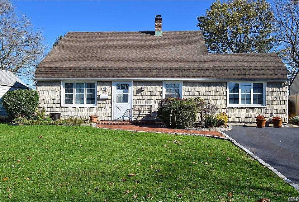 1st image of 703 Gardiners Ave