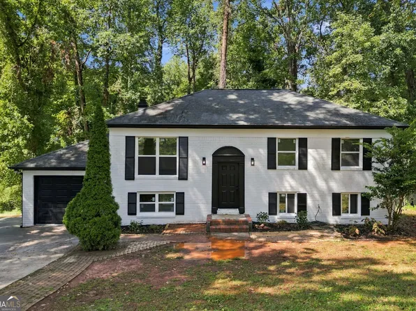 4404 Cedar Ridge Trl, Stone Mountain, GA 30083