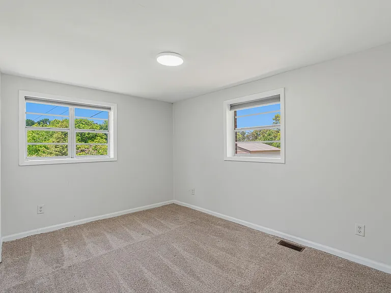 8624 Walnut Springs Ln — Photo 14