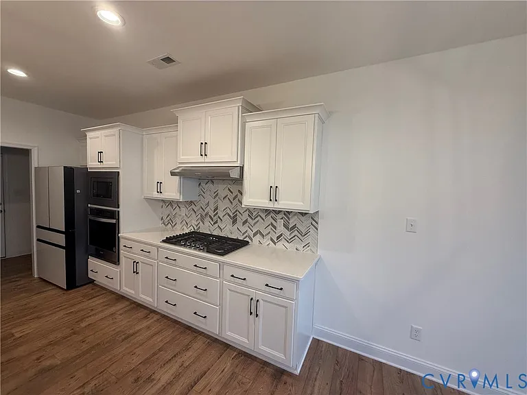 7048 Dunton Rd — Photo 12
