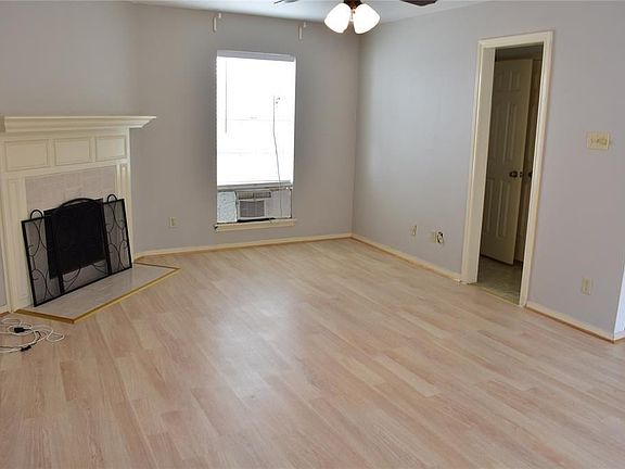 5th image of 814 Knox St APT C