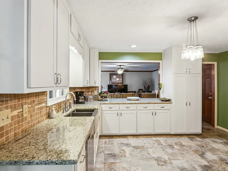 2301 Birdie Ln — Photo 9