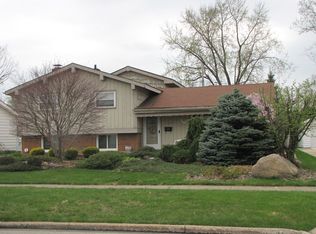 1276 Giesse Dr, Mayfield Heights, OH 44124