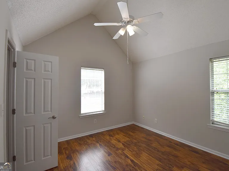 115 S Fairfield Dr — Photo 31
