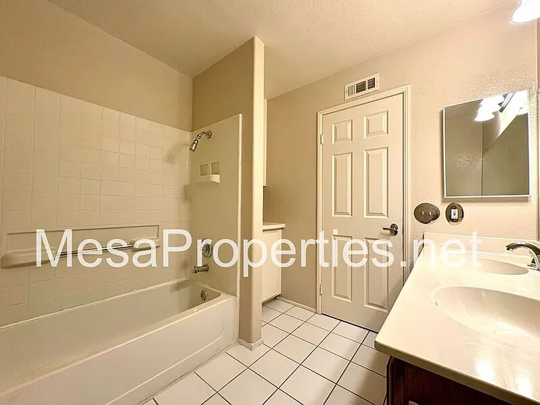 14383 La Crescenta Ave — Photo 28