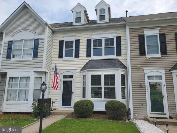 3983 Hartlake St, Woodbridge, VA 22192