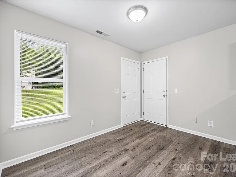 5194 Brooktree Dr — Photo 9