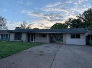 210 Red Bird Ln, Mexia, TX