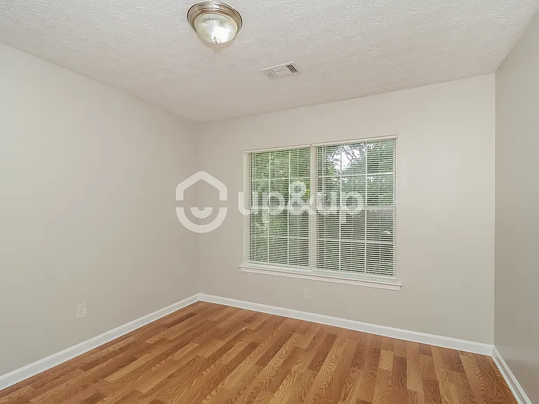 1122 W Shore Dr — Photo 12