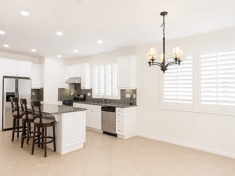 827 Terrace Ln E #10 — Photo 8