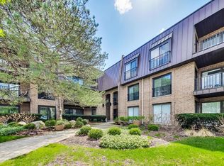 1 The Court Of Harborside APT 202, Northbrook, IL 60062