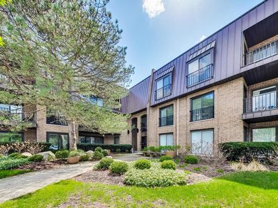 1 The Court Of Harborside APT 202, Northbrook, IL, 60062