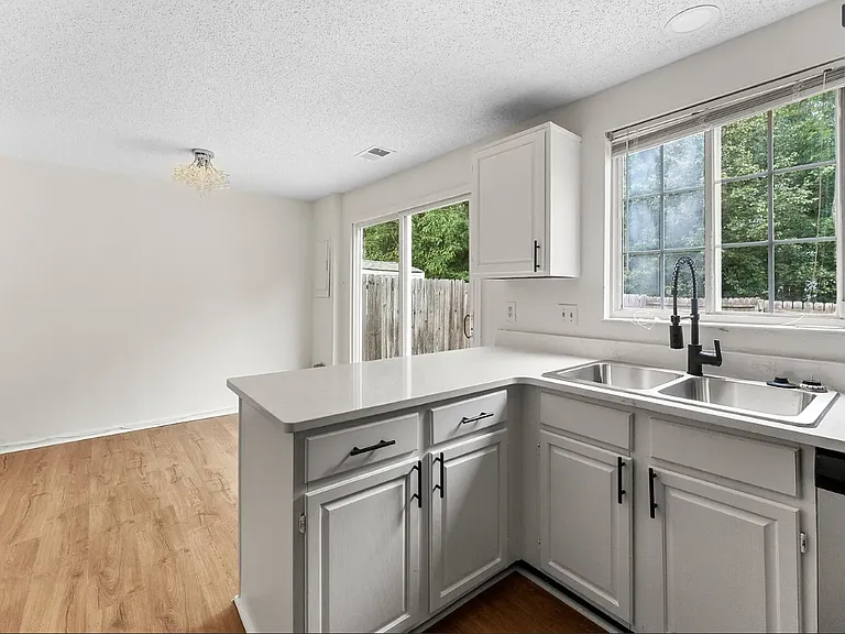 9428 Tracey Lynne Cir — Photo 10