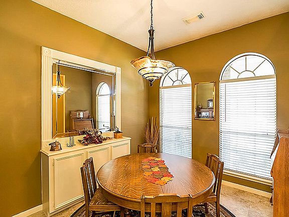 4th image of 22755 Red River Dr