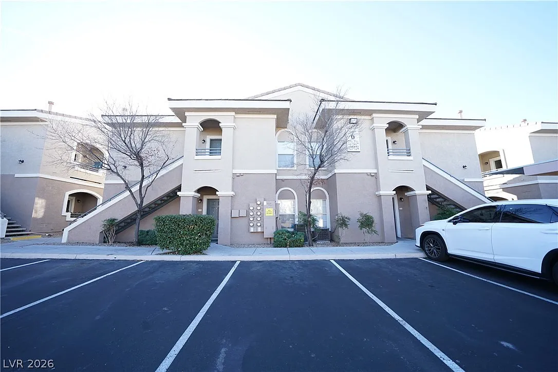 2 bed, 2.0 bath, 1077 sqft, $1,440 — Photo 1