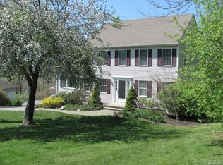 15 Reynolds Farm Rd, New Milford, CT 06776